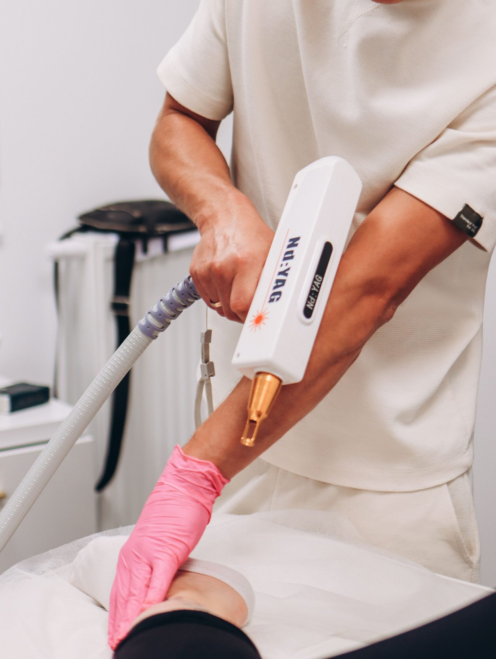Laser hair removal in Lahore treatment using professional equipment
